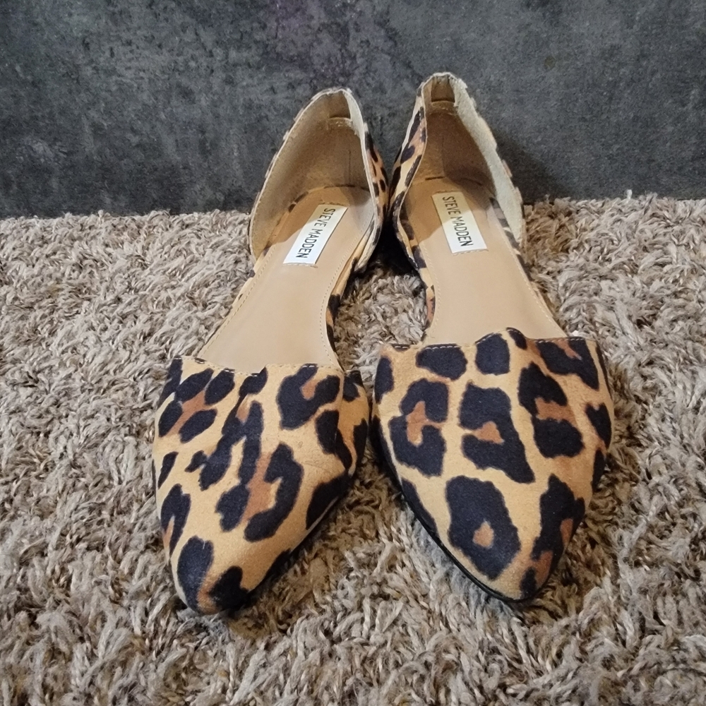 Women's Steve Madden Leopard Flats Size 5.5